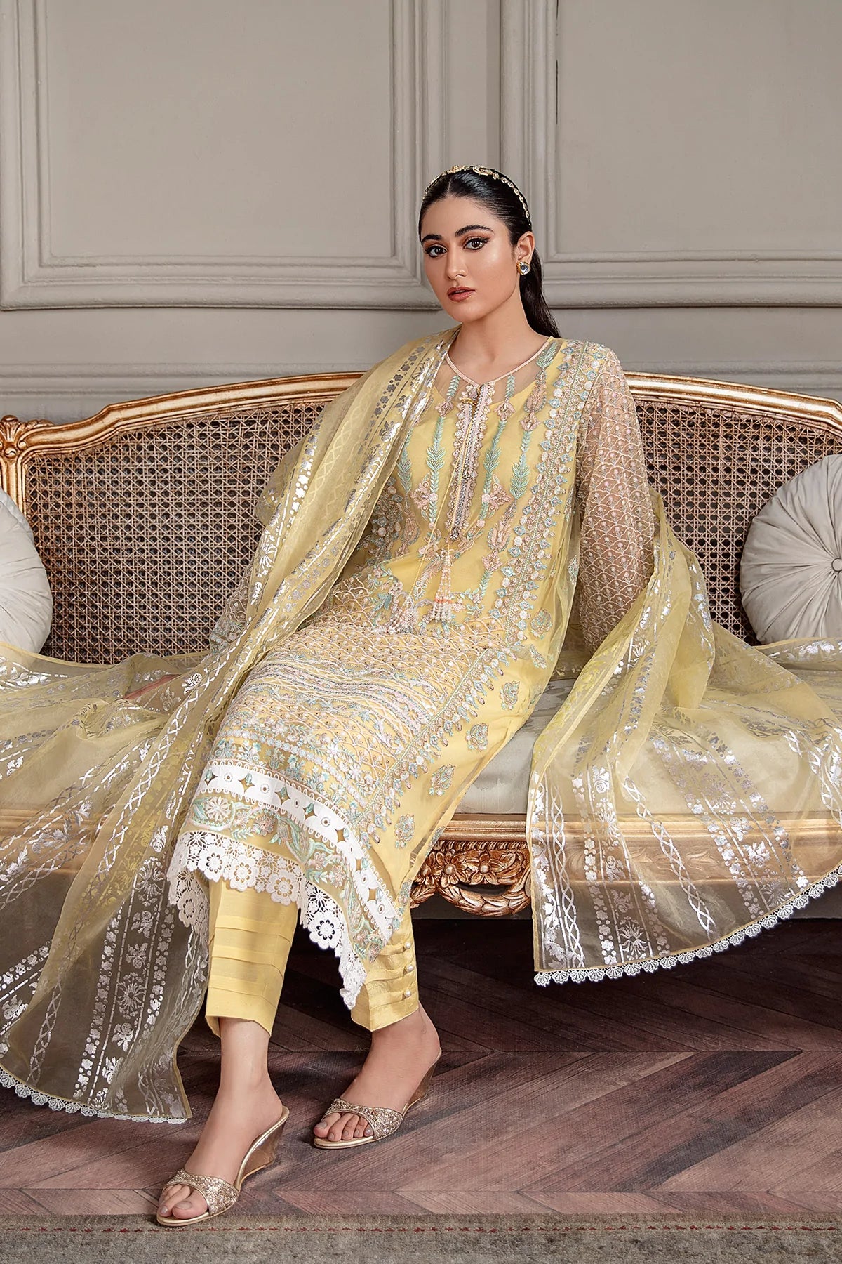 EMBROIDERED KURTA WITH 'PANNI' DUPATTA SET (D-10)