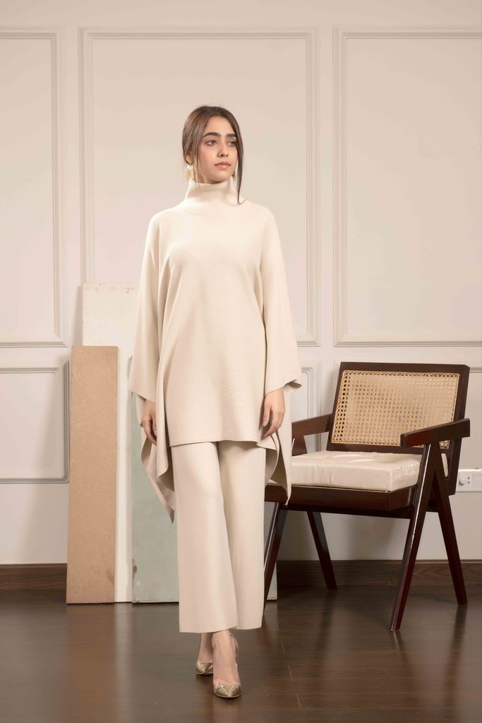 Lily Knitted Cape White Separates