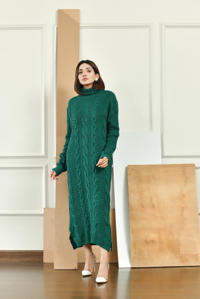 Rosy Thick cable knitted dress