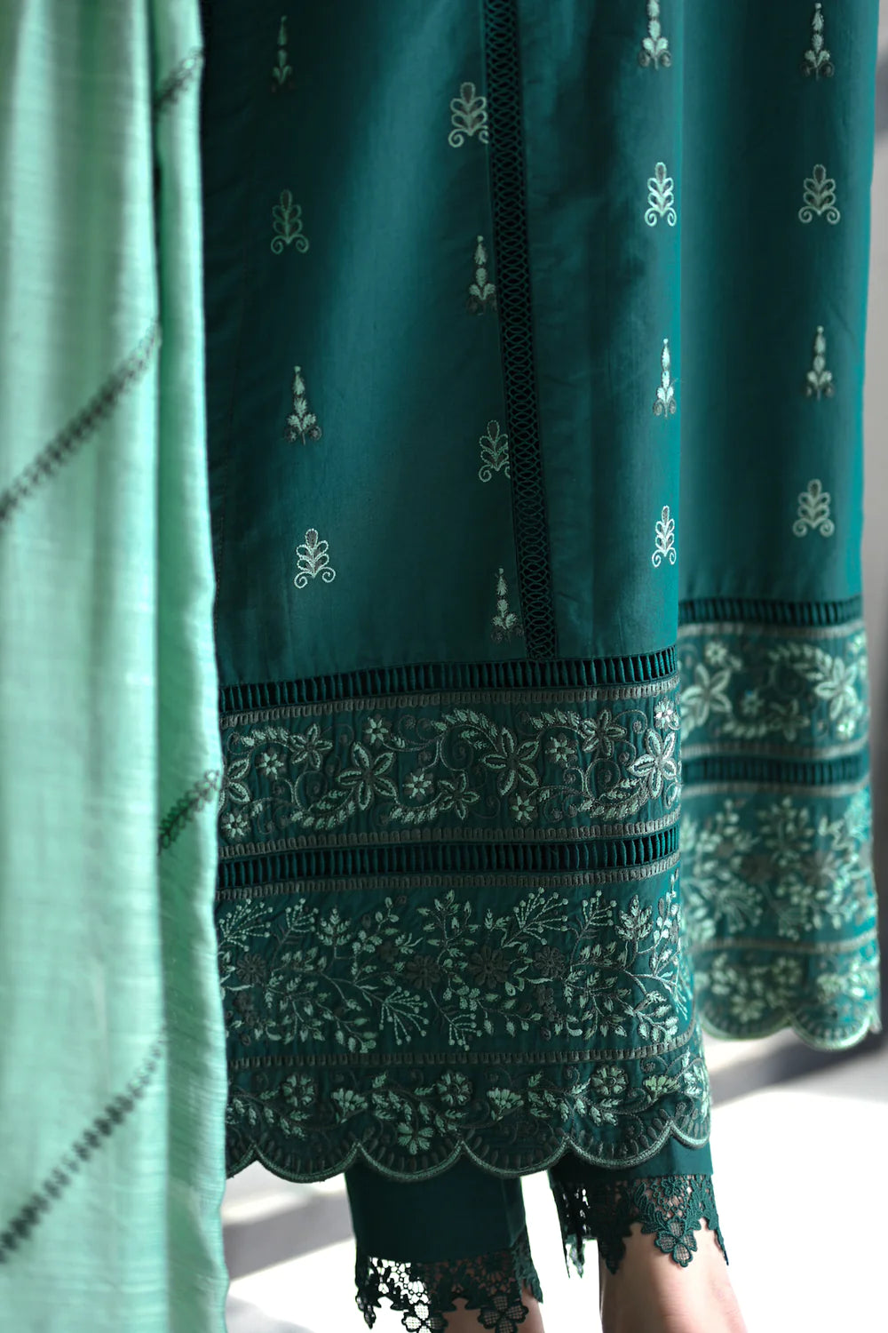 ALIZEH 2: EMERALD GREEN NEL-23603
