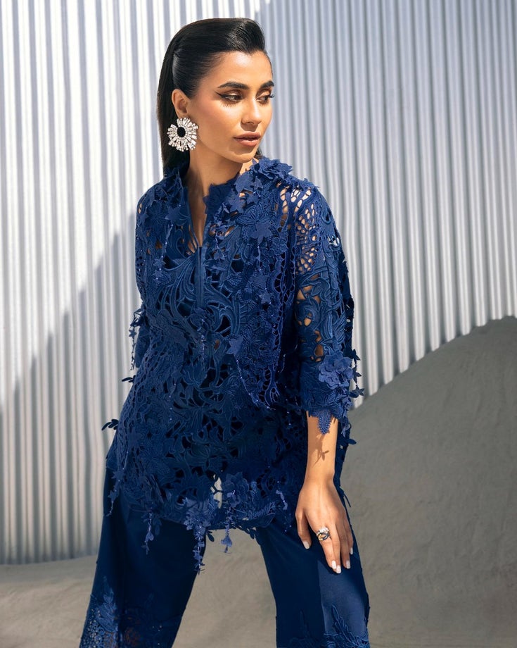 BLUE CUTWORK