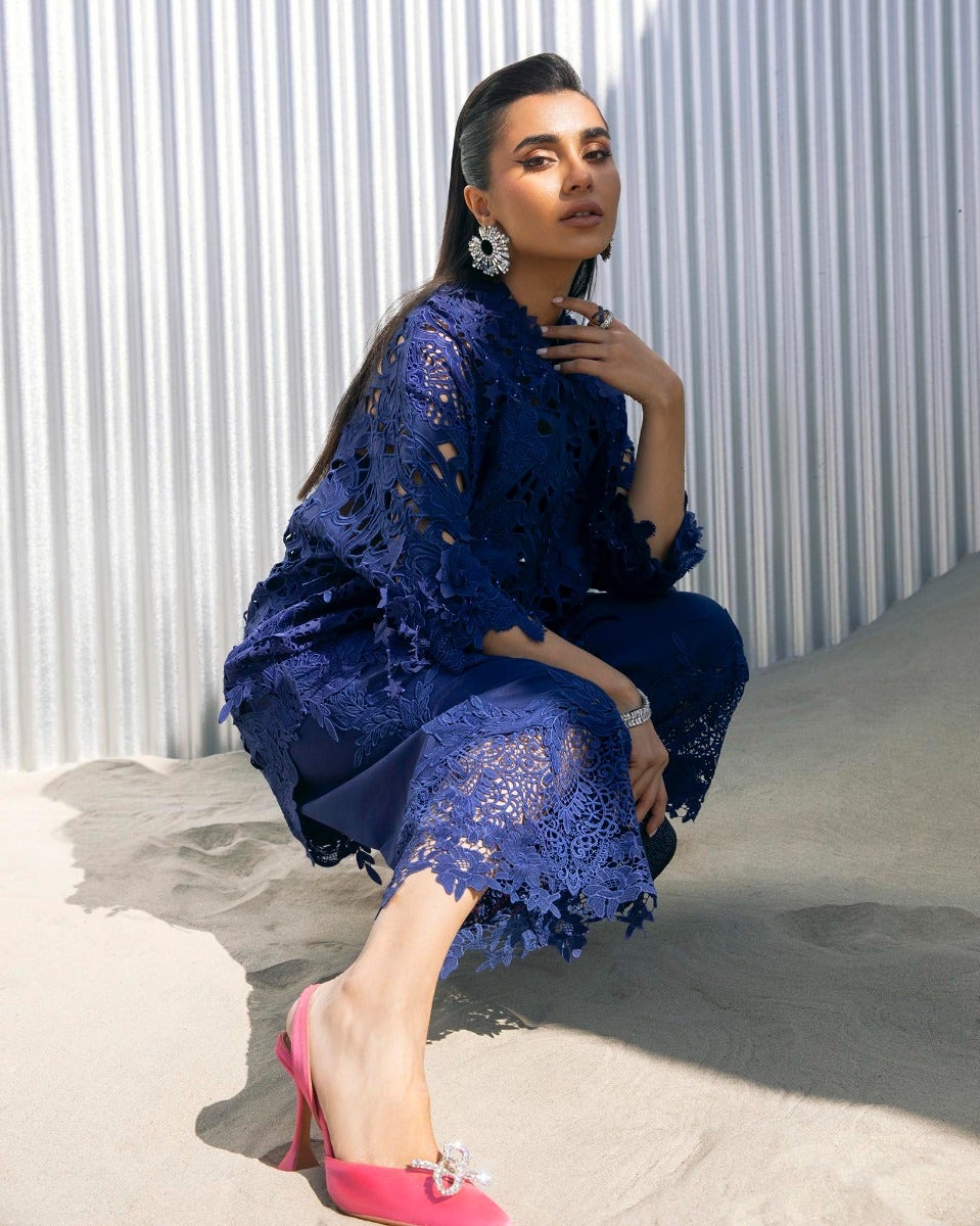 BLUE CUTWORK