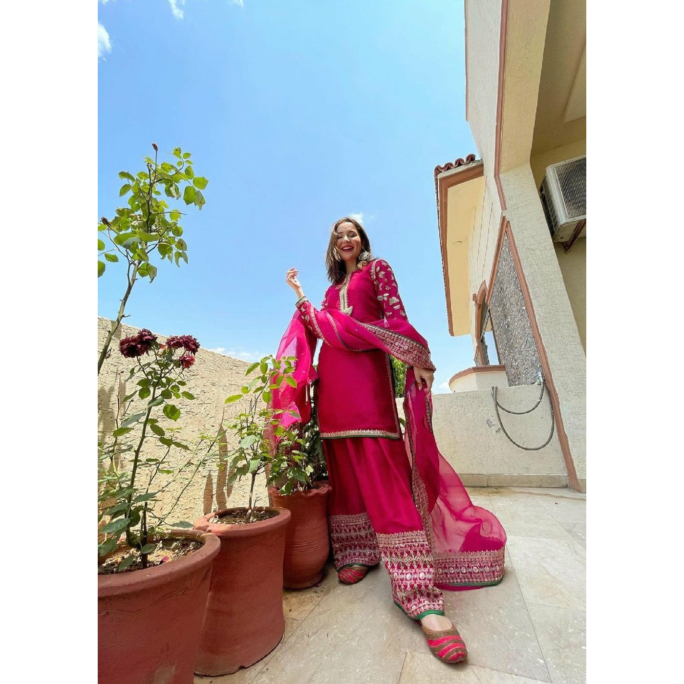 Hania Amir's Outfit