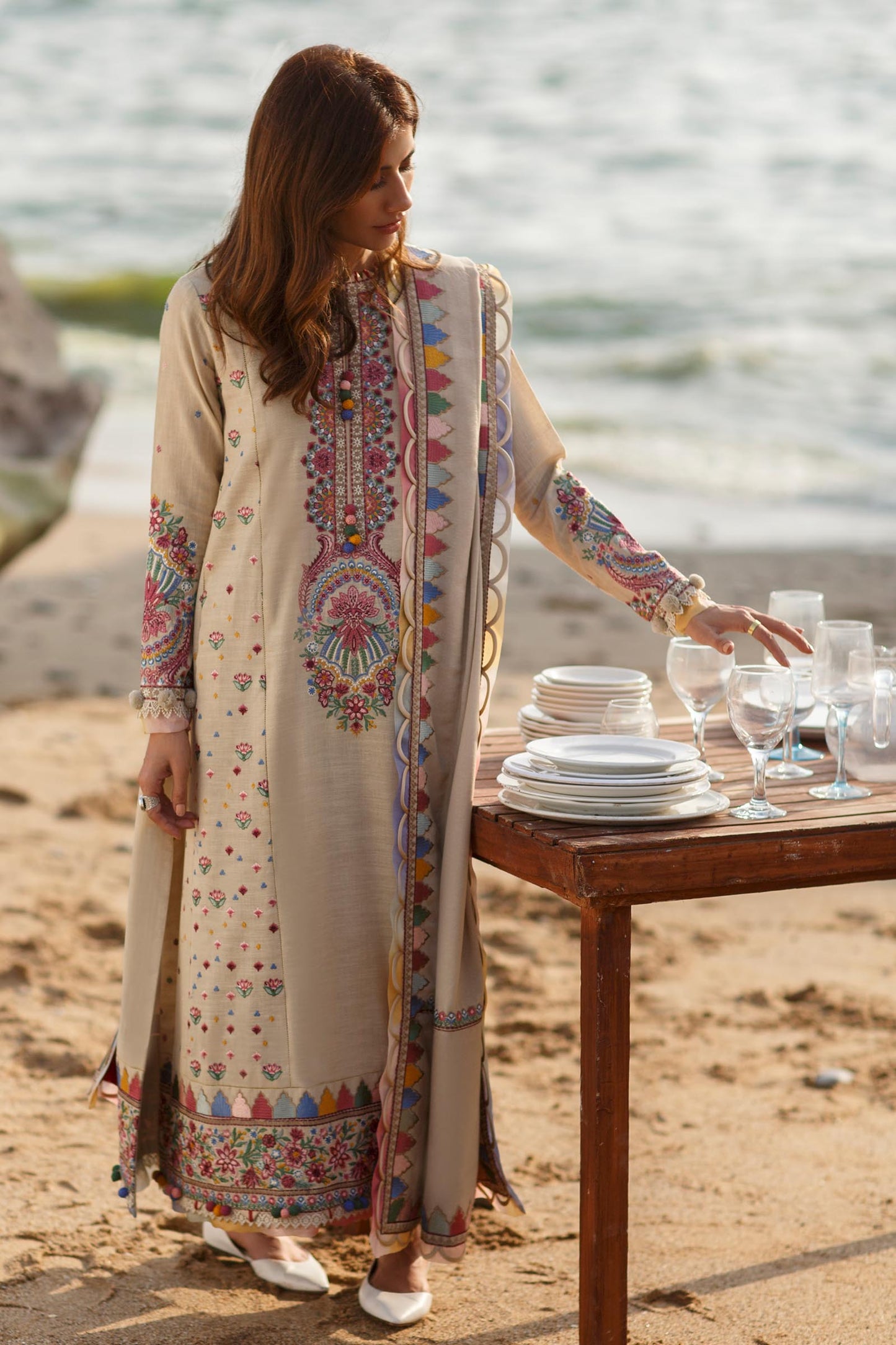 NILOUFER